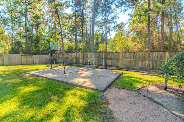 2 Graylin Woods Place, The Woodlands, TX 77382