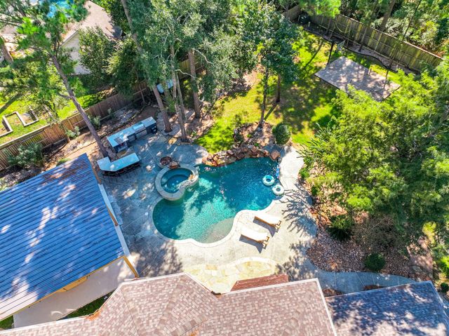 2 Graylin Woods Place, The Woodlands, TX 77382