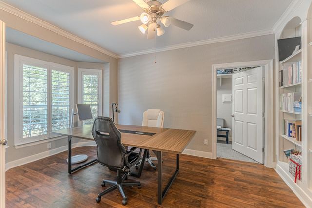 2 Graylin Woods Place, The Woodlands, TX 77382