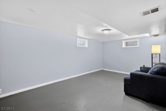 135 Riverview Rd, Phillipsburg Town, NJ 08865