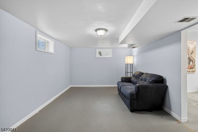 135 Riverview Rd, Phillipsburg Town, NJ 08865