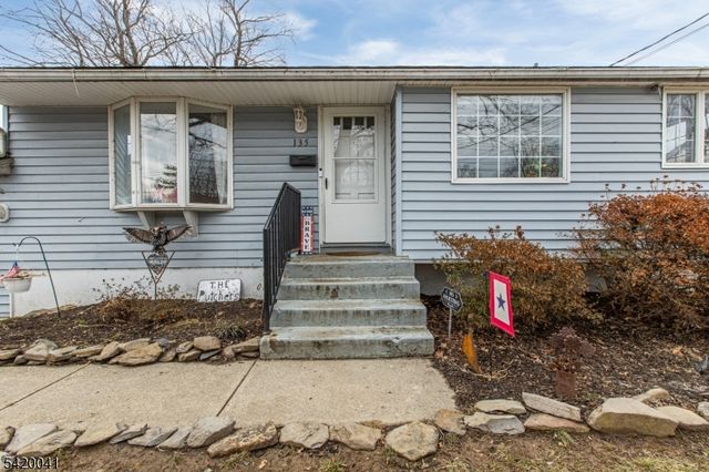 135 Riverview Rd, Phillipsburg Town, NJ 08865