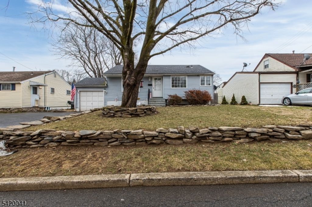 135 Riverview Rd, Phillipsburg Town, NJ 08865