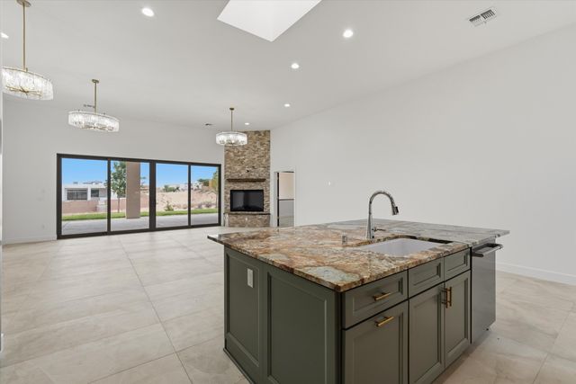 2021 Santa Ana Road NE, Rio Rancho, NM 87144