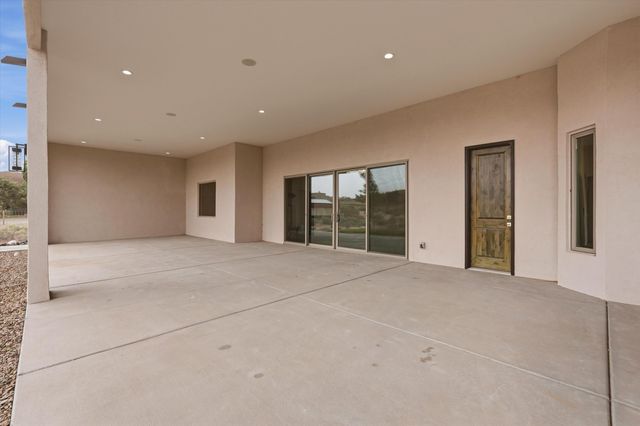 2021 Santa Ana Road NE, Rio Rancho, NM 87144
