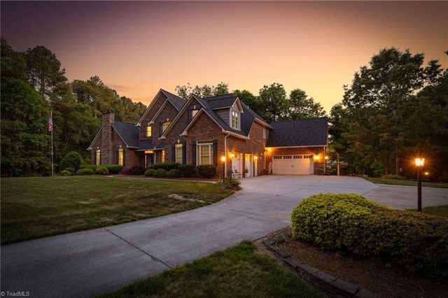 1147 NC Highway 62 W, High Point, NC 27263