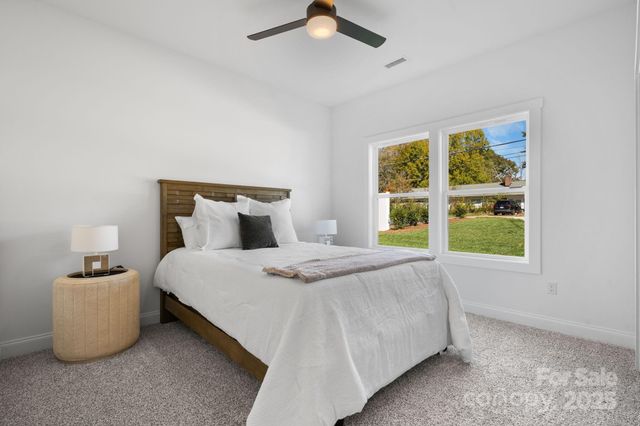 121 31st Avenue NW, Hickory, NC 28601