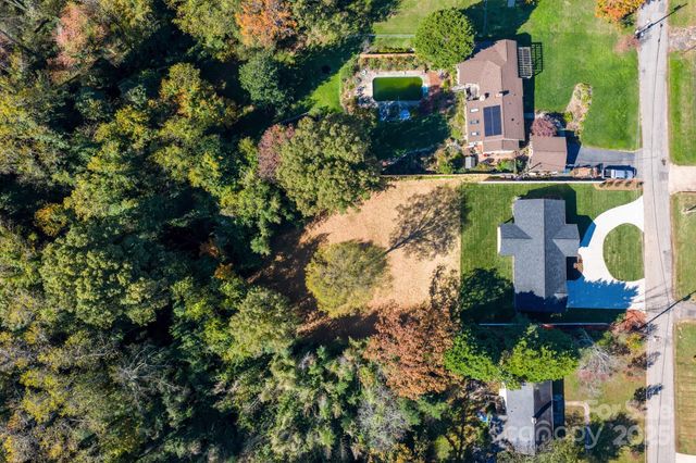 121 31st Avenue NW, Hickory, NC 28601