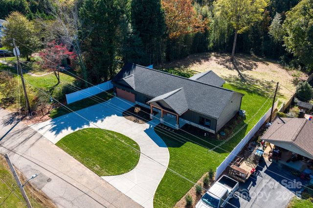 121 31st Avenue NW, Hickory, NC 28601