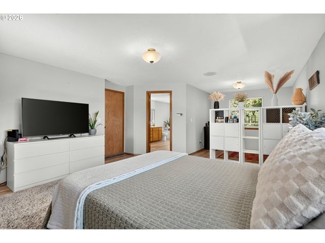12701 Sw SORREL DOCK Ct, Portland, OR 97223