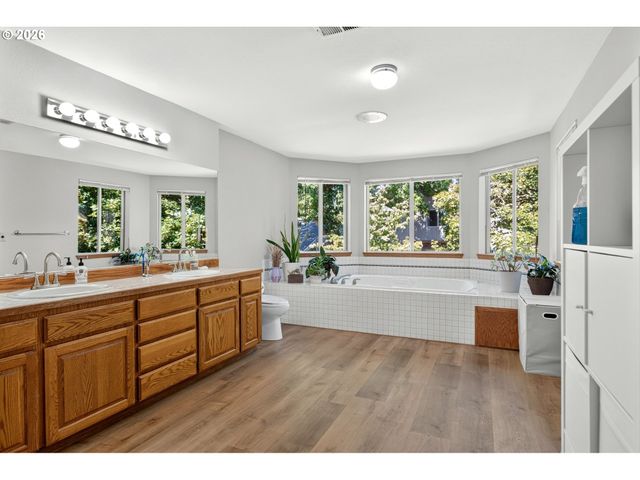 12701 Sw SORREL DOCK Ct, Portland, OR 97223