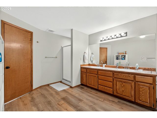 12701 Sw SORREL DOCK Ct, Portland, OR 97223