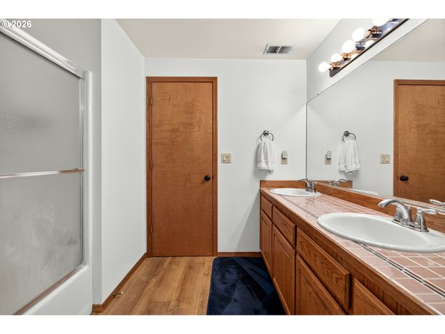 12701 Sw SORREL DOCK Ct, Portland, OR 97223