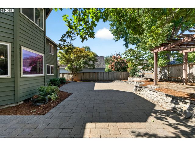 12701 Sw SORREL DOCK Ct, Portland, OR 97223