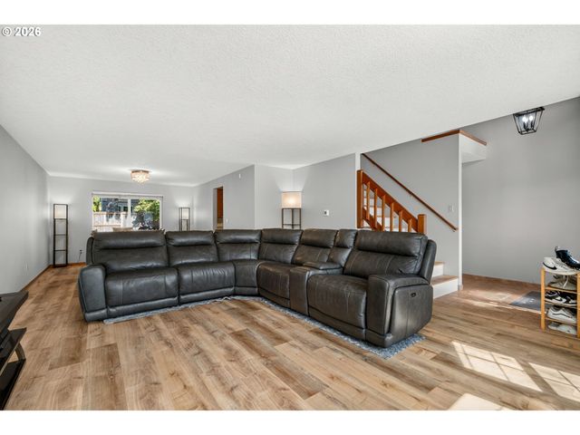 12701 Sw SORREL DOCK Ct, Portland, OR 97223