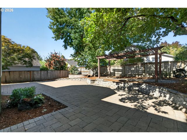 12701 Sw SORREL DOCK Ct, Portland, OR 97223