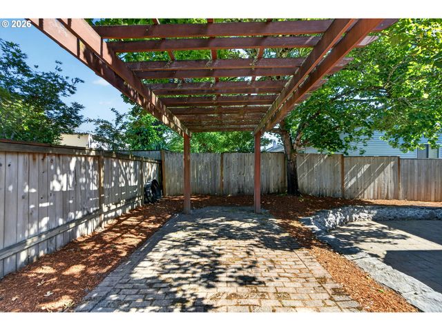 12701 Sw SORREL DOCK Ct, Portland, OR 97223
