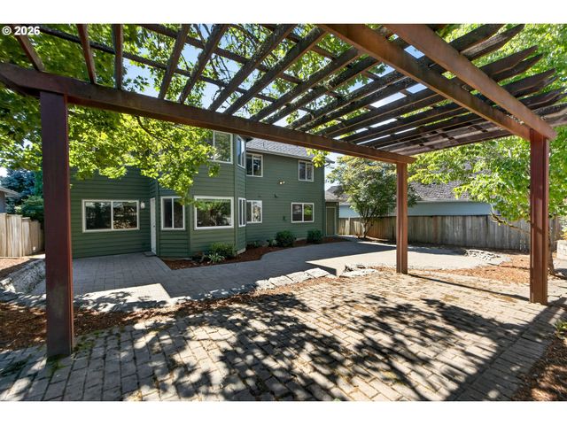 12701 Sw SORREL DOCK Ct, Portland, OR 97223