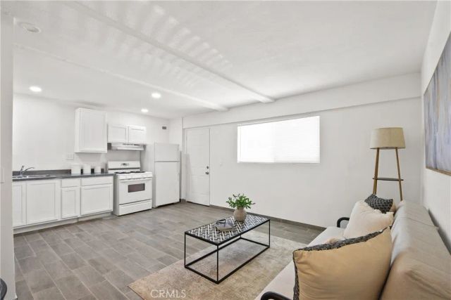 3008 N Arrowhead B, San Bernardino, CA 92405