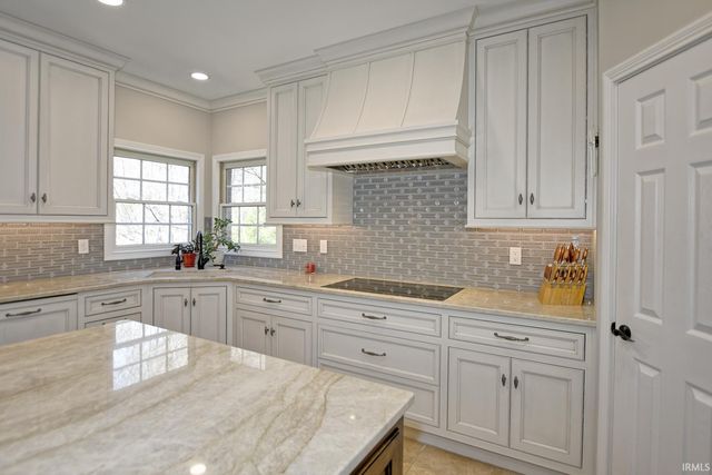 8633 Copper Creek Drive, Newburgh, IN 47630