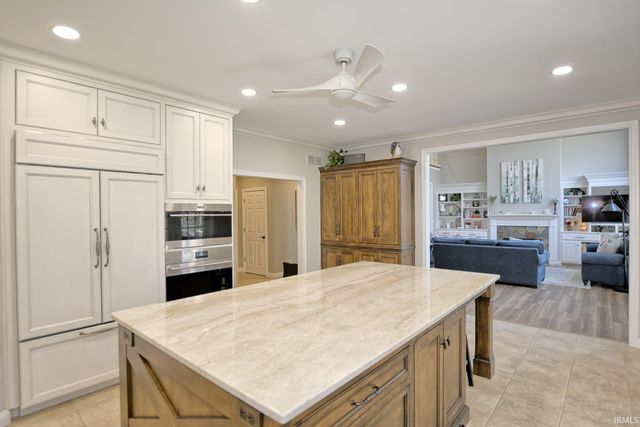 8633 Copper Creek Drive, Newburgh, IN 47630