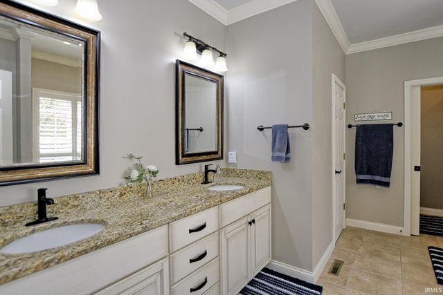 8633 Copper Creek Drive, Newburgh, IN 47630