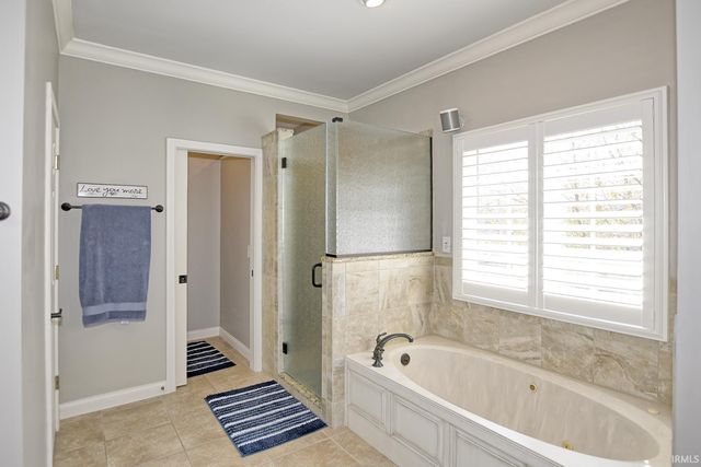 8633 Copper Creek Drive, Newburgh, IN 47630