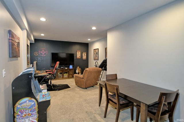 8633 Copper Creek Drive, Newburgh, IN 47630