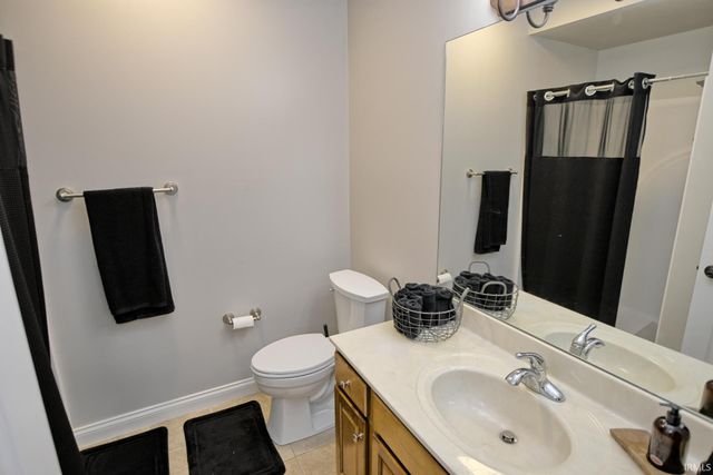 8633 Copper Creek Drive, Newburgh, IN 47630