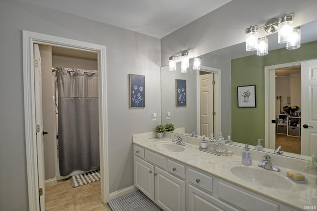 8633 Copper Creek Drive, Newburgh, IN 47630