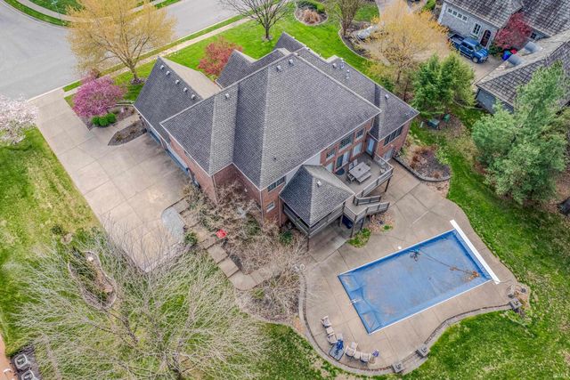 8633 Copper Creek Drive, Newburgh, IN 47630