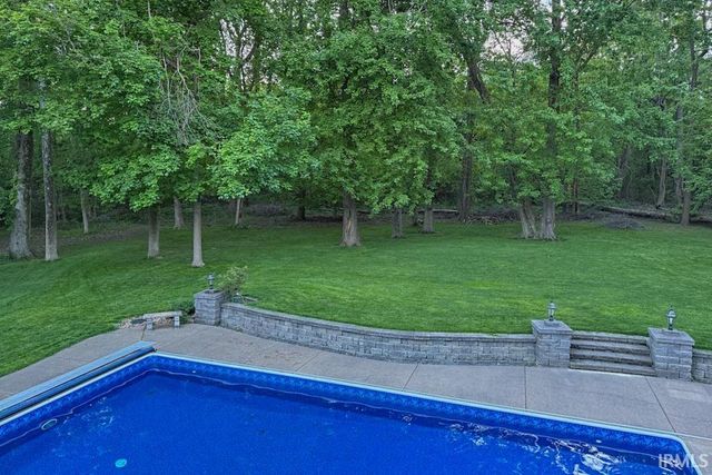 8633 Copper Creek Drive, Newburgh, IN 47630