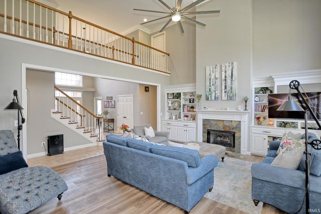 8633 Copper Creek Drive, Newburgh, IN 47630