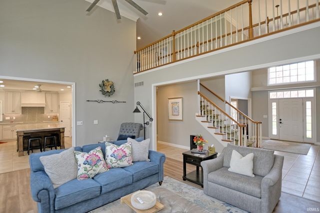 8633 Copper Creek Drive, Newburgh, IN 47630