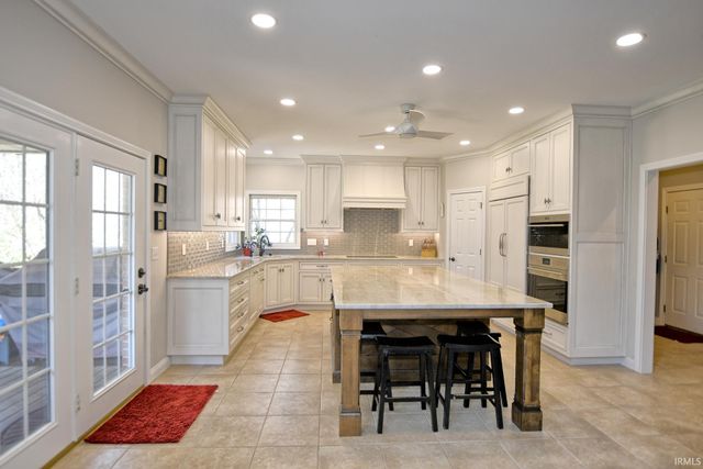 8633 Copper Creek Drive, Newburgh, IN 47630