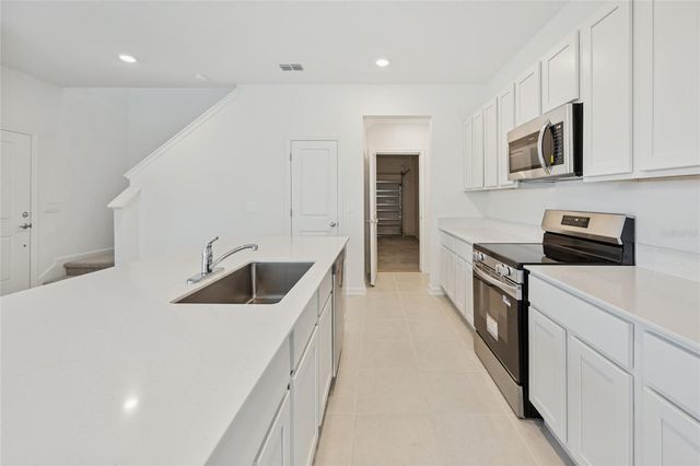 2831 MALOOF DRIVE, Davenport, FL 33837