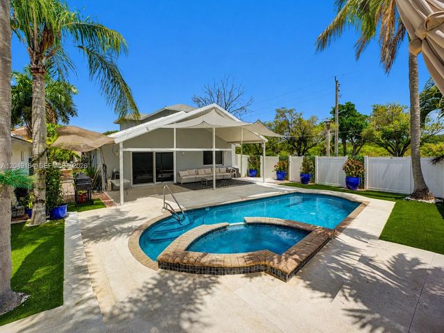 2384 NW 34th Way, Coconut Creek, FL 33066