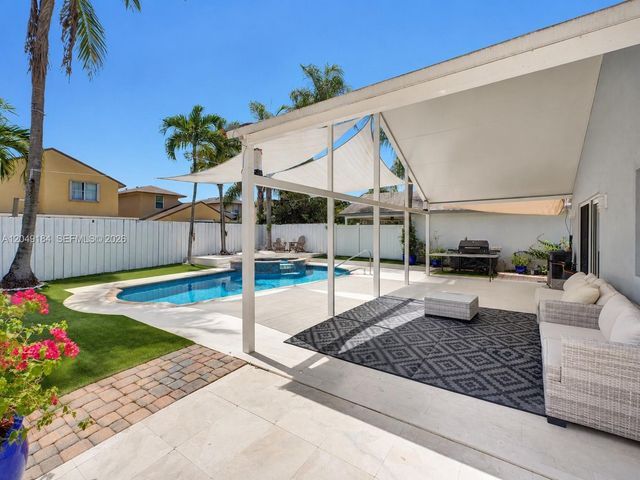 2384 NW 34th Way, Coconut Creek, FL 33066