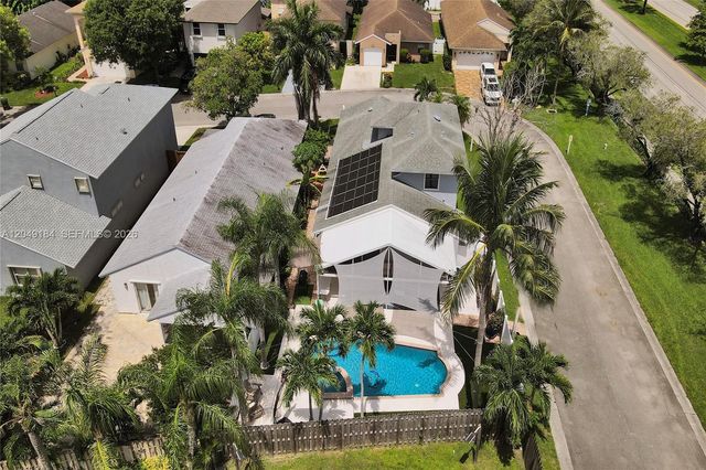 2384 NW 34th Way, Coconut Creek, FL 33066