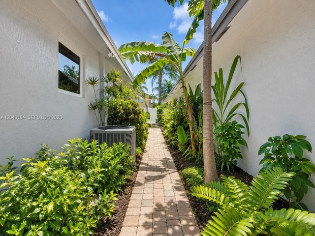 2384 NW 34th Way, Coconut Creek, FL 33066