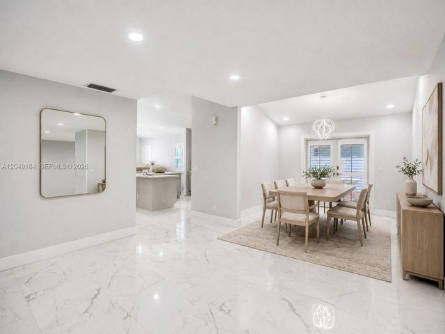 2384 NW 34th Way, Coconut Creek, FL 33066