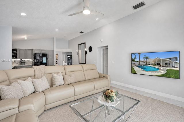2384 NW 34th Way, Coconut Creek, FL 33066