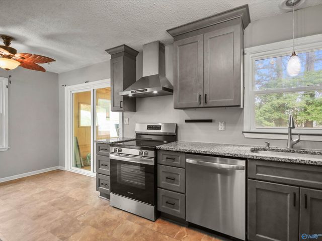 5008 Nail Road NW, Huntsville, AL 35810