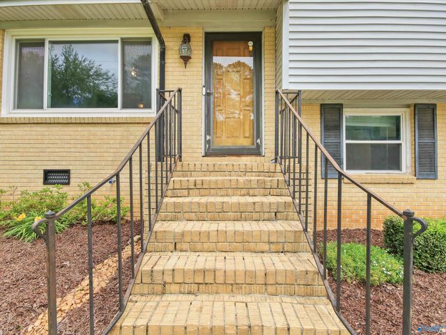 5008 Nail Road NW, Huntsville, AL 35810