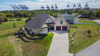 5 Shore Acres Circle, Shoreacres, TX 77571