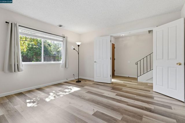 1423 Saint James Pkwy, Concord, CA 94521