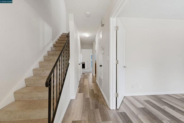 1423 Saint James Pkwy, Concord, CA 94521