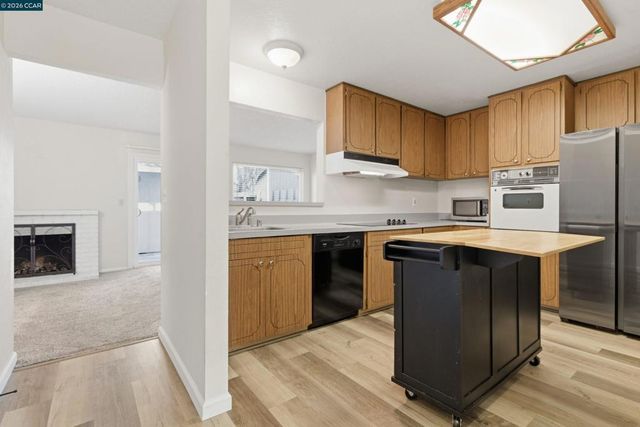 1423 Saint James Pkwy, Concord, CA 94521