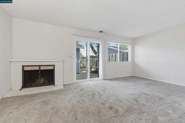 1423 Saint James Pkwy, Concord, CA 94521