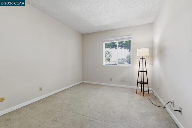 1423 Saint James Pkwy, Concord, CA 94521